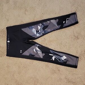 Medium Under Armour Compression Leggings
